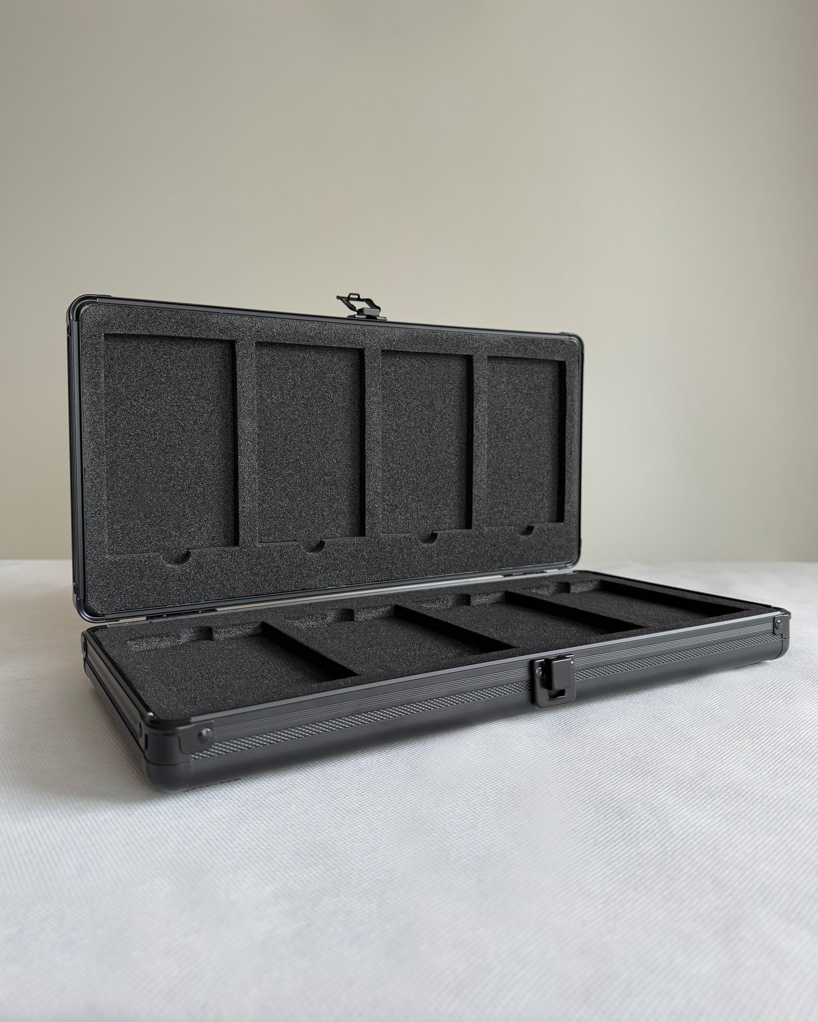VANDJI Case - 8 cartes